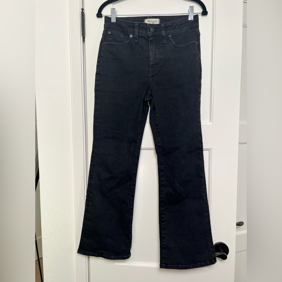 Madewell Black Curvy Kick-Out Jeans (27) - Picture 3 of 5